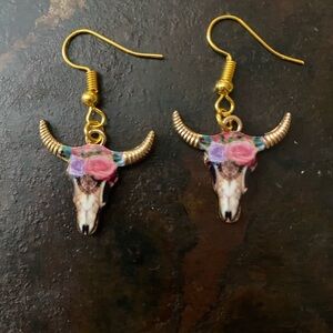 NWT - Bohemian style cow skull western cowboy style - metal dangle earrings
